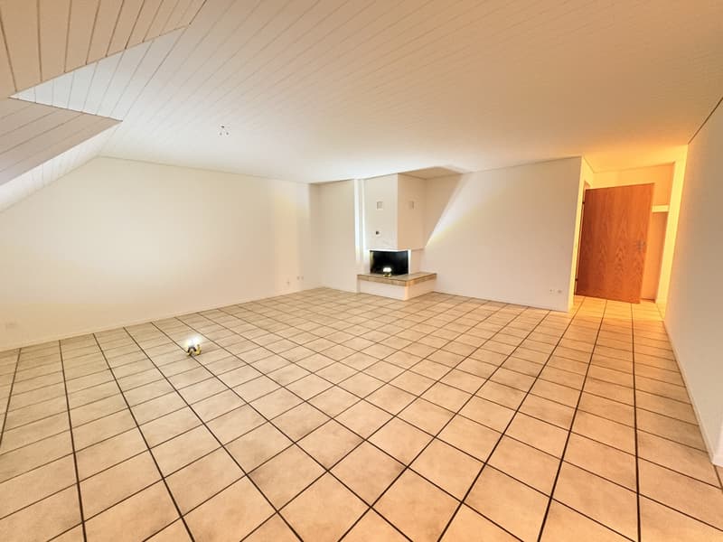 Bello e spazioso appartamento di 4,5 locali al 2° piano di una casa di 6 famiglie ben curata (4)