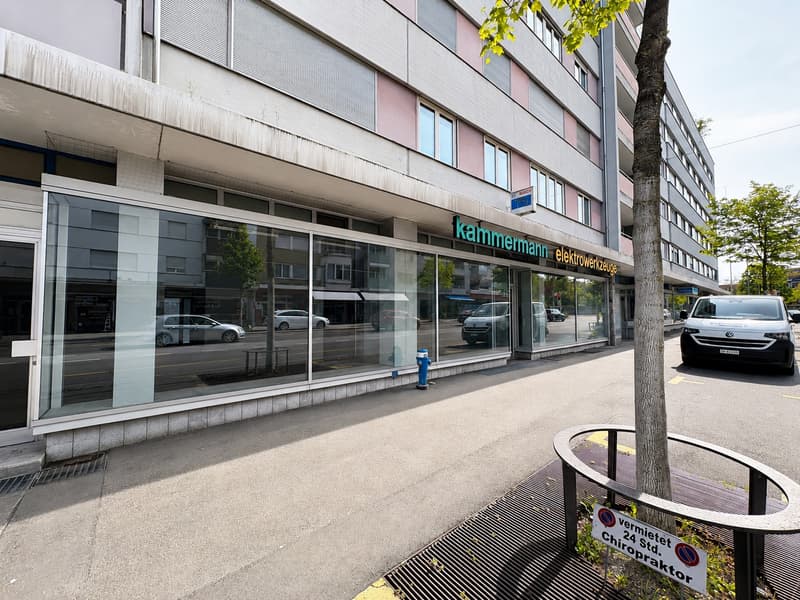 Spazio commerciale polivalente con vetrina attrattiva 125 m² (1)