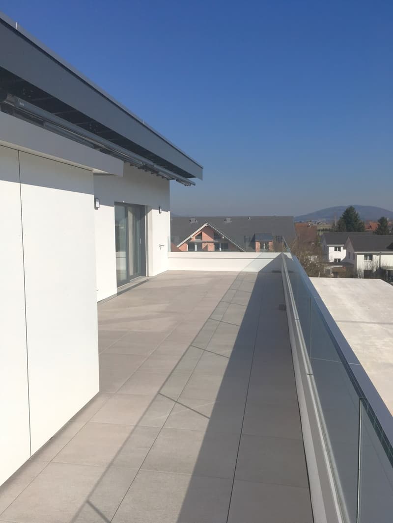 Appartamento mansardato moderno 5.5 locali con grande terrazza a Niederbuchsiten (6)