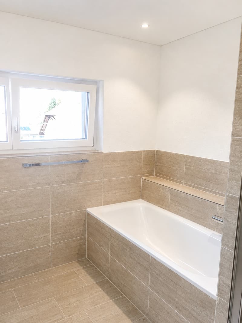 Appartamento mansardato moderno 5.5 locali con grande terrazza a Niederbuchsiten (10)