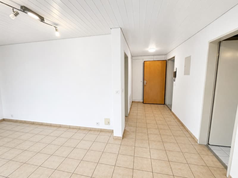 Original 3.5-room attic apartment with large balcony and private attic (2)