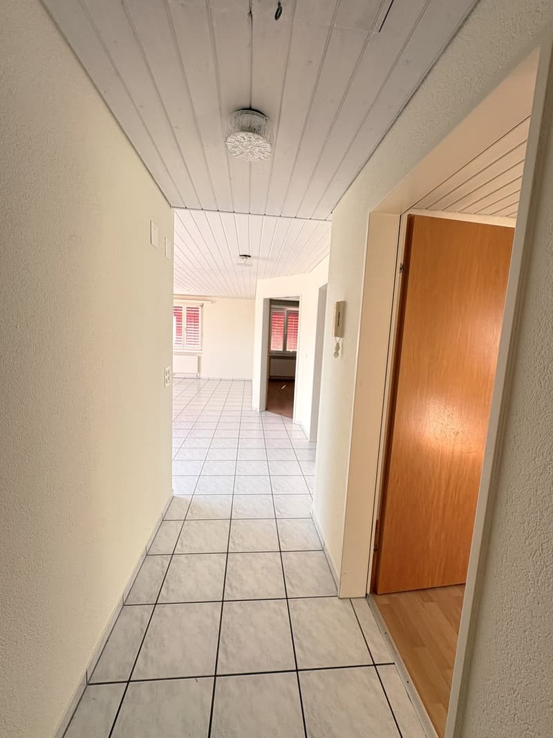 Attractive 3.5-room attic apartment with large terrace in Oensingen (8)