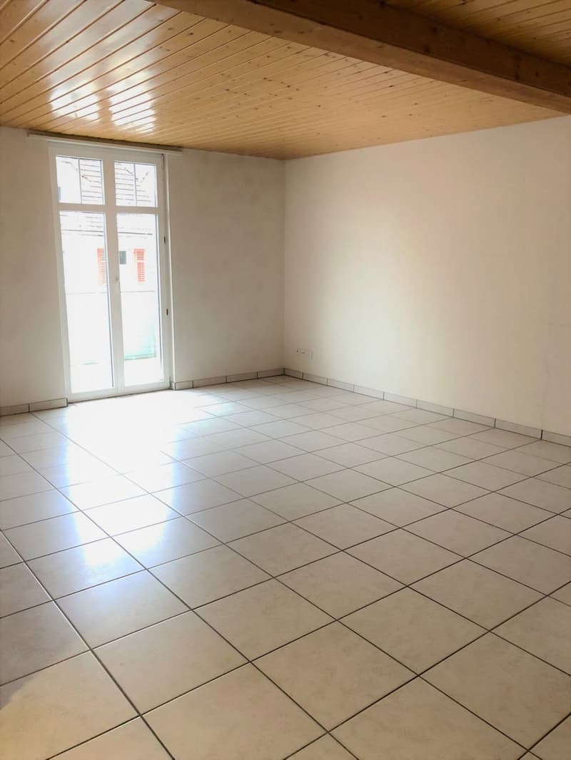 Gemütliche 3.5-Zimmerwohnung in ruhigem Mehrfamilienhaus in Welschenrohr (3)