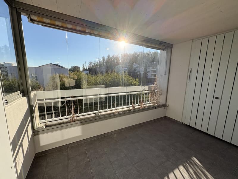 Grosszügige 3.5-Zimmer-Wohnung mit verglastem Balkon in Olten (3)