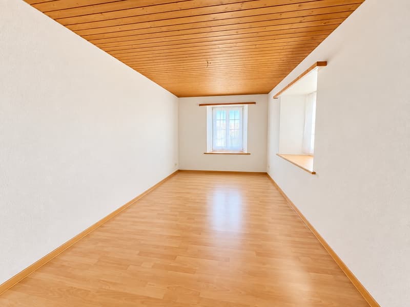 Gemütliche 2.5-Zimmerwohnung mit grossem Balkon in Oberbuchsiten (8)