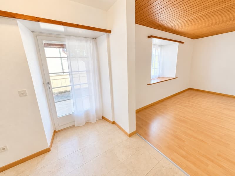 Gemütliche 2.5-Zimmerwohnung mit grossem Balkon in Oberbuchsiten (2)