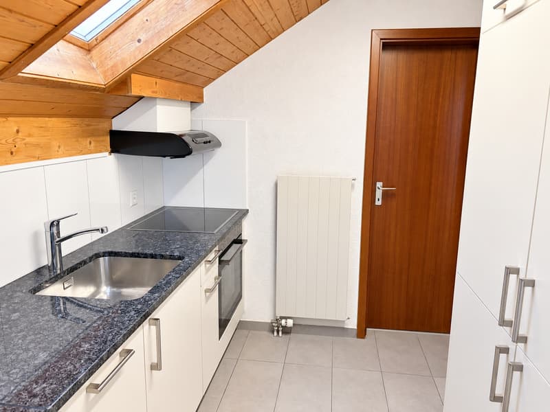 Gemütliche 2.5-Zimmer-Dachwohnung mit grosszügigem Balkon (7)