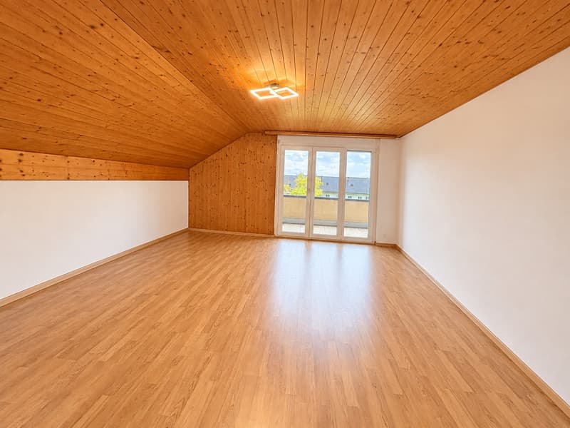 Gemütliche 2.5-Zimmer-Dachwohnung mit grosszügigem Balkon (12)