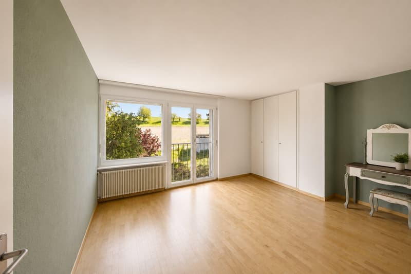 Mediterranes Zweifamilienhaus mit Weitsicht und grossem Garten (15)