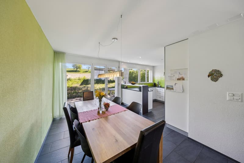 Mediterranes Zweifamilienhaus mit Weitsicht und grossem Garten (6)
