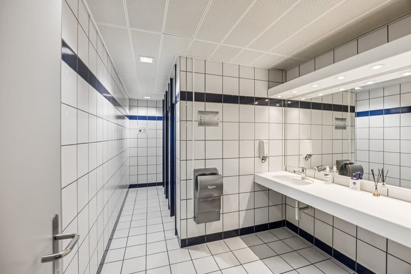 Spazio ufficio moderno nel Centro Talgut Ittigen – 280 m² disponibile immediatamente (13)