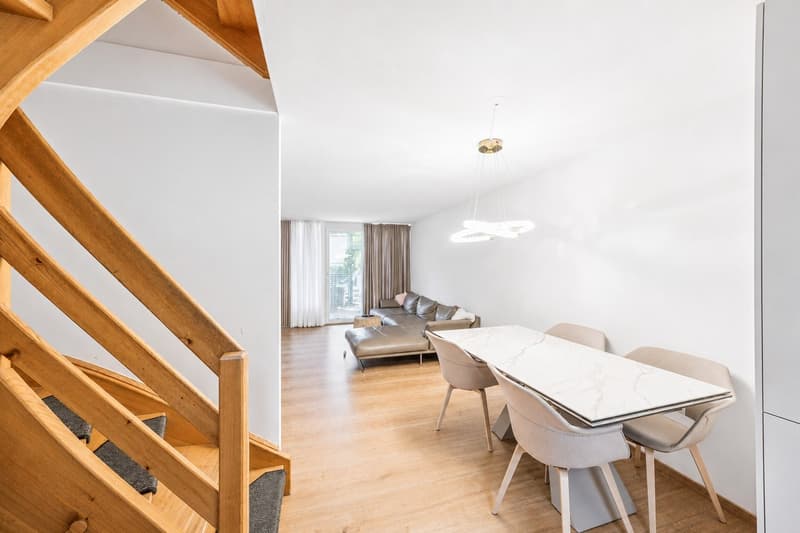 Adlatus AG | Casa a schiera stilosa di 5 locali a Safnern (3)