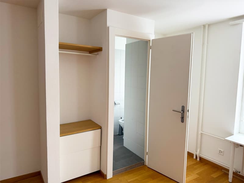 Mitten in der Altstadt - Grosse Wohnung mit 2 Badezimmern und Reduit (10)