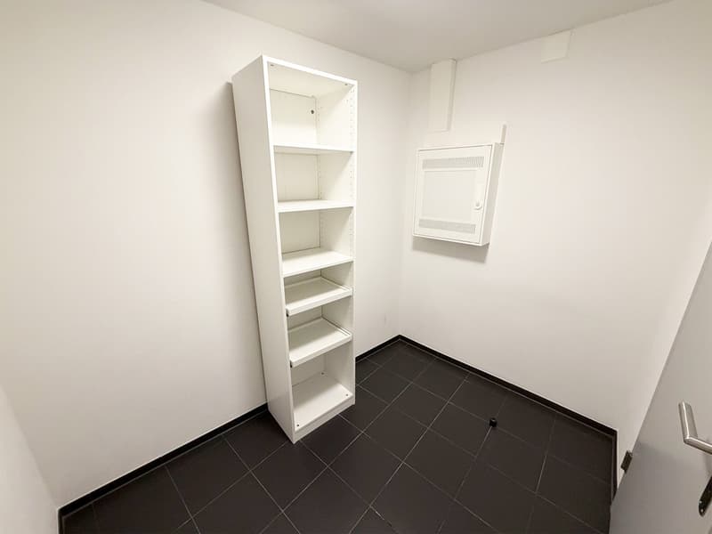 Mitten in der Altstadt - Grosse Wohnung mit 2 Badezimmern und Reduit (11)