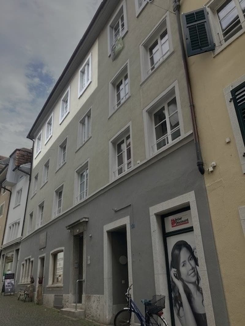 Mitten in der Altstadt - Grosse Wohnung mit 2 Badezimmern und Reduit (14)