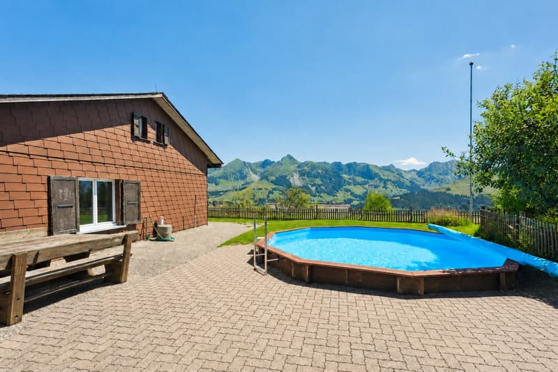 Adlatus AG | Naturnahes Wohnen mit traumhafter Aussicht (1)
