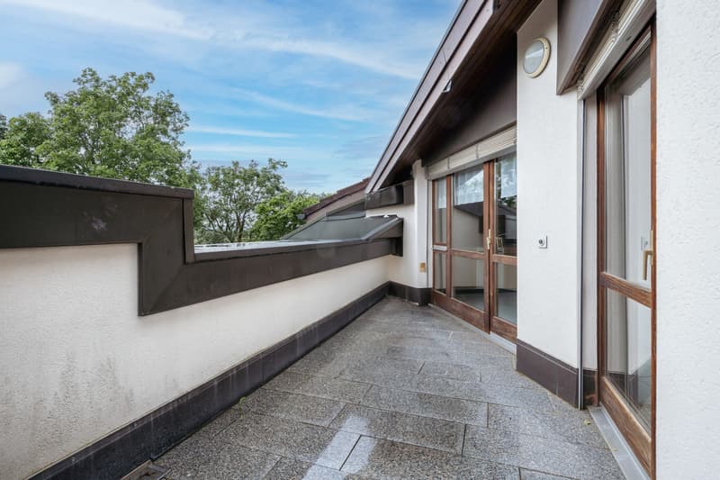 Charming 2.5-room maisonette apartment for sale in a quiet neighborhood (9)