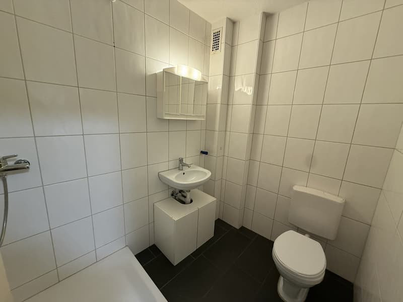 Badezimmer mit Dusche