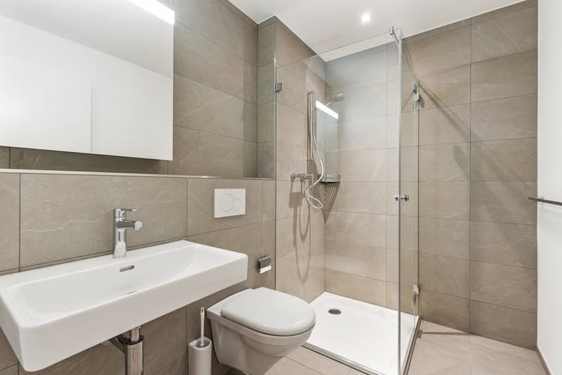 Badezimmer mit Dusche