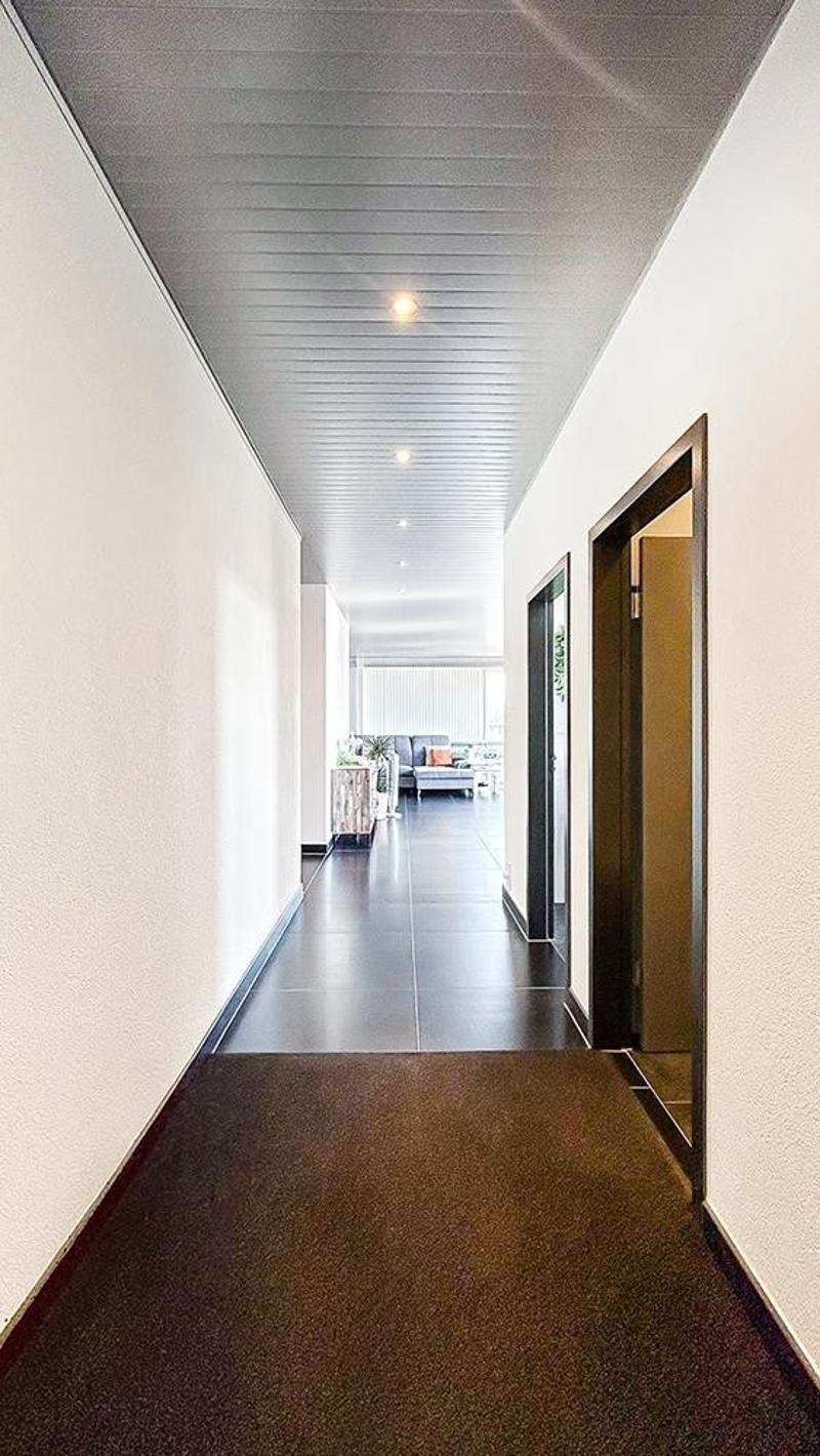 Grosszügige 4.5 Zimmer Wohnung inkl. Doppelgarage mit viel Privatsphäre und Dachterrasse (8)