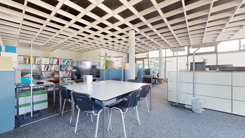 Gewerbefläche mit Bastelraum und zwei Einstellhallenplätzen (6)