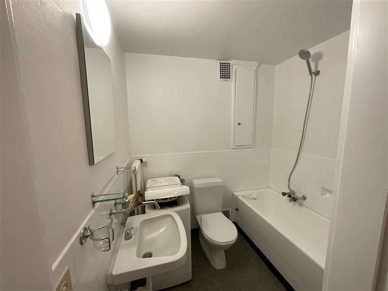 One-room apartment near the city center (3)