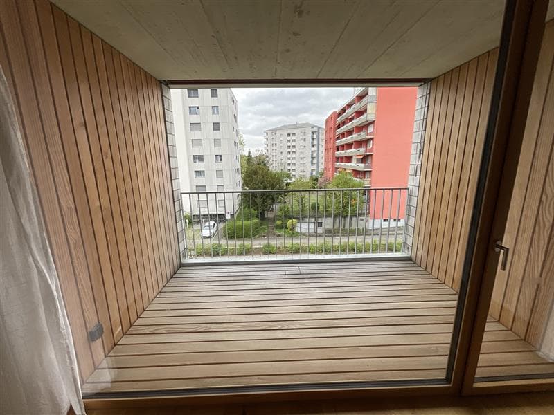 Appartamento moderno 3.5 locali con 2 balconi a Biel (7)