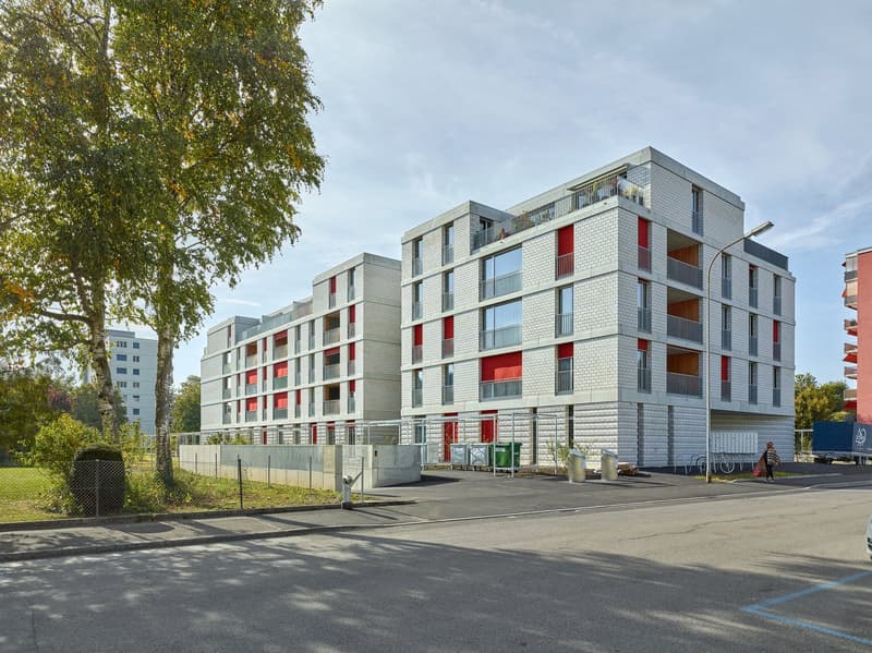 Moderne 3.5-Zimmer-Wohnung mit 2 Balkonen in Biel (9)