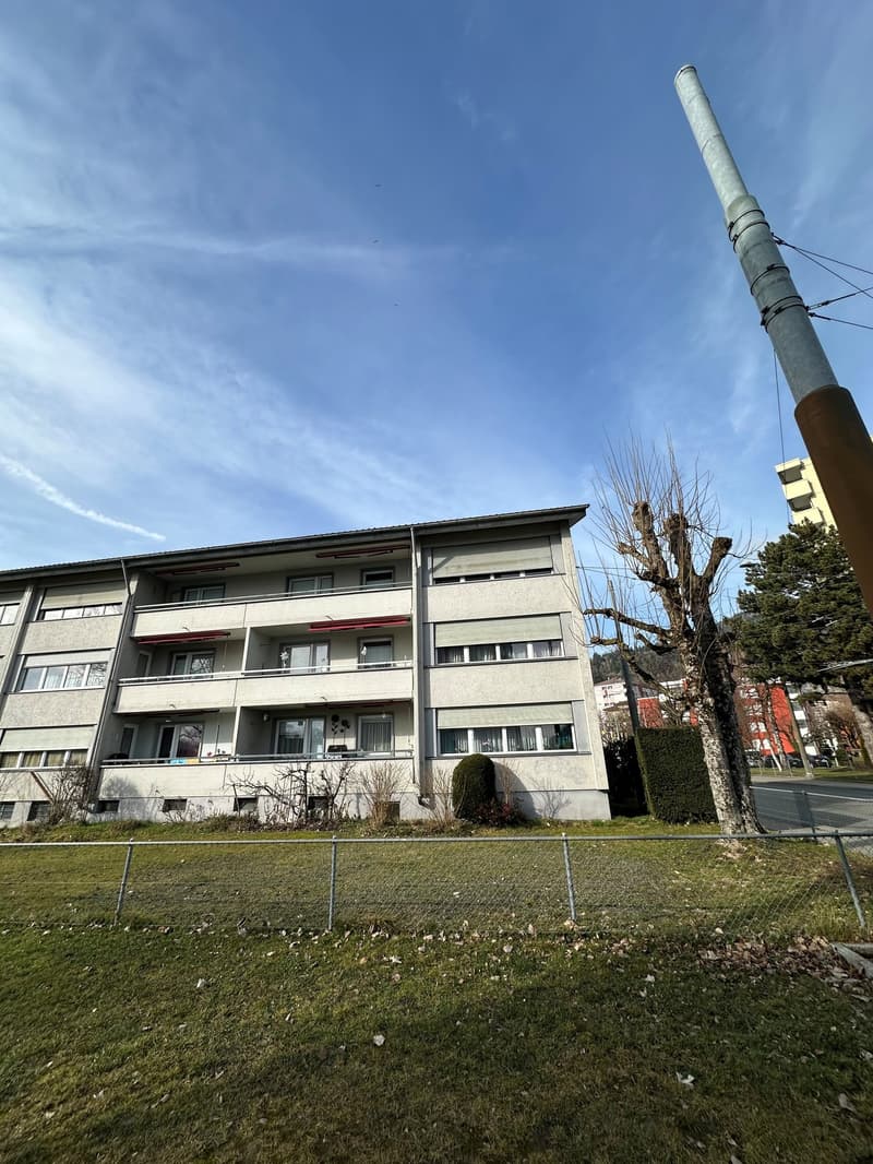 Charmant appartement 4.5 pièces avec balcon à Biel (1)