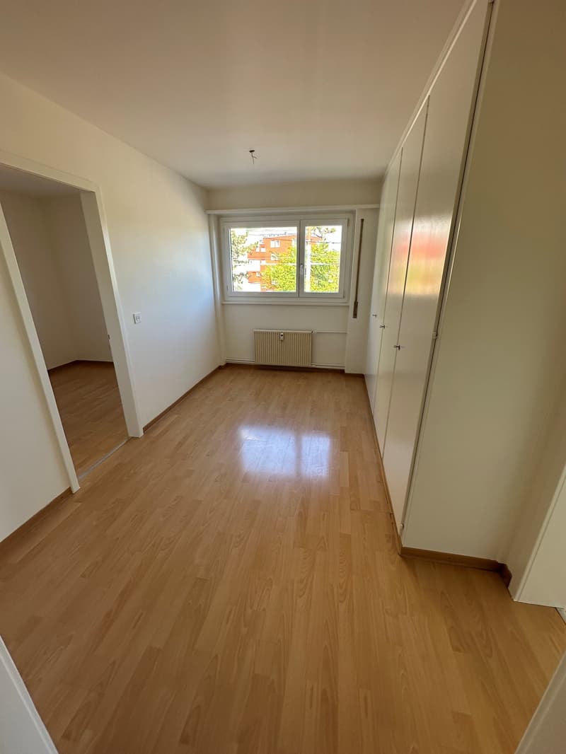 Charmant appartement 4.5 pièces avec balcon à Biel (5)