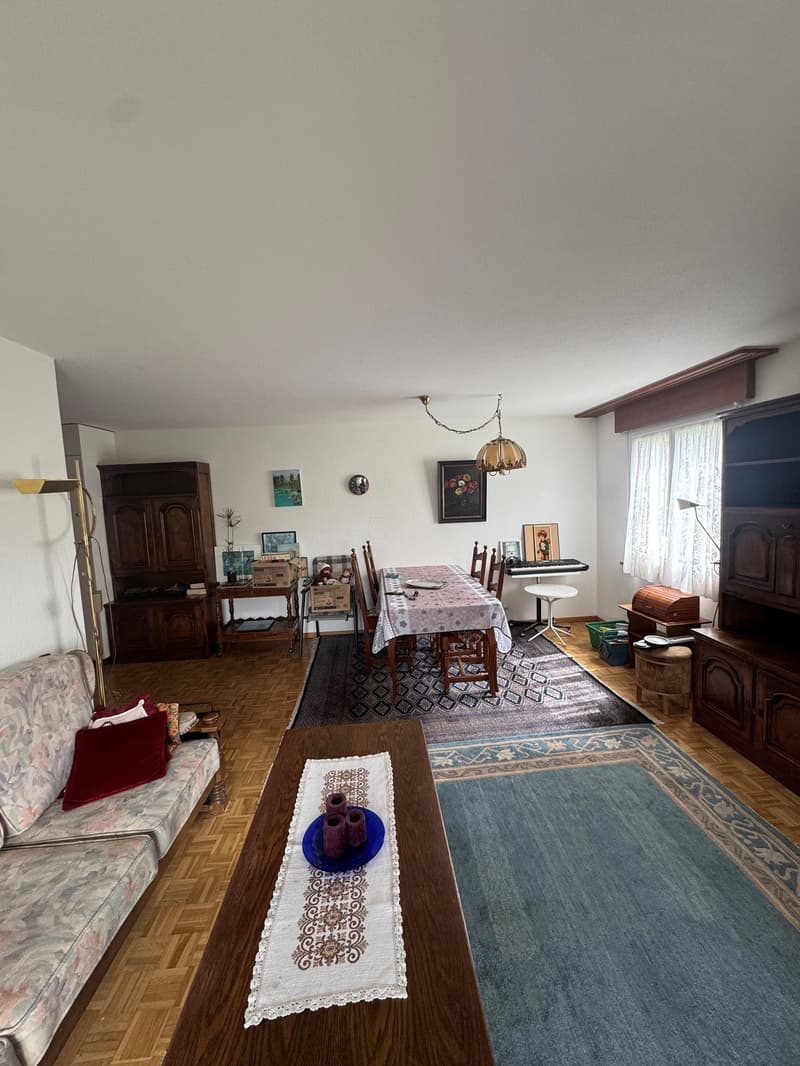 Sonnige 3.5-Zimmer-Wohnung mit Seesicht in Ipsach (3)
