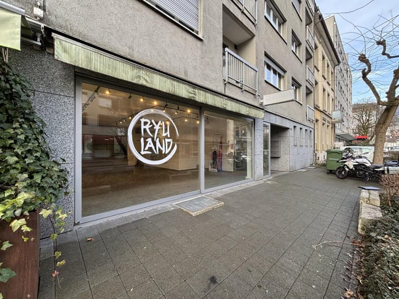 Commercial property on Neumarktstrasse 30 in Biel (1)