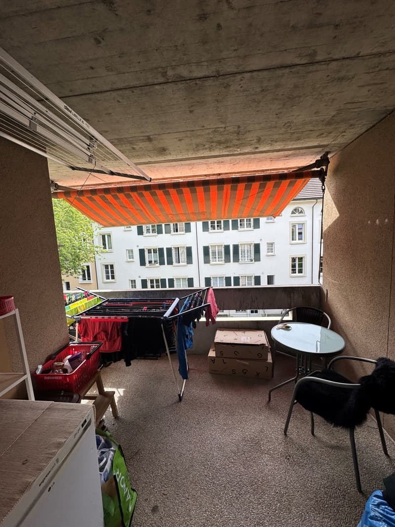 Appartamento soleggiato di 4,5 locali con balcone a Biel (10)