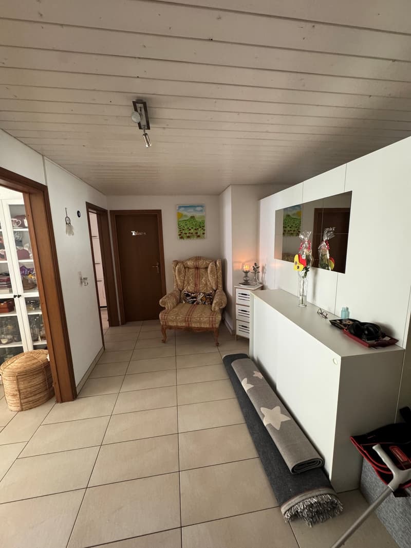 Appartamento soleggiato di 4,5 locali con balcone a Biel (4)