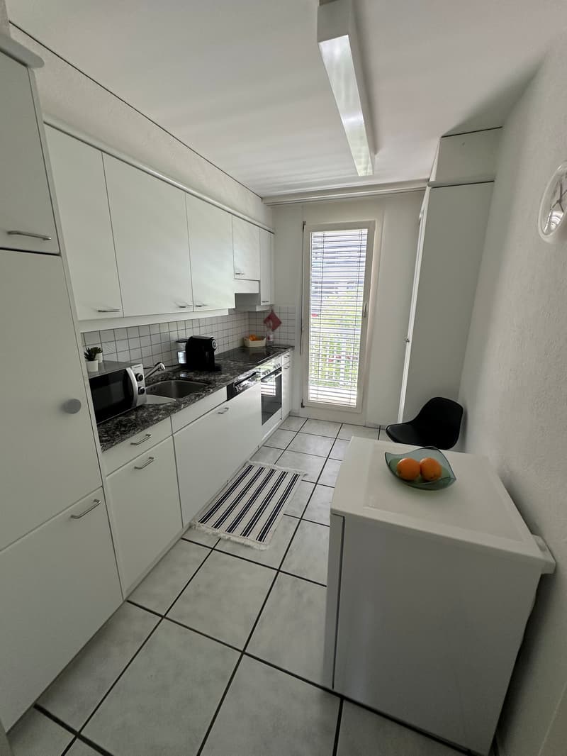 Appartamento di 3,5 locali con balcone a Biel (5)
