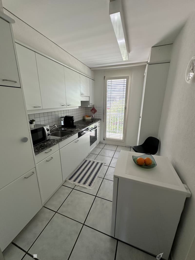 Charmante 3.5-Zimmer-Wohnung mit Balkon in Biel (4)