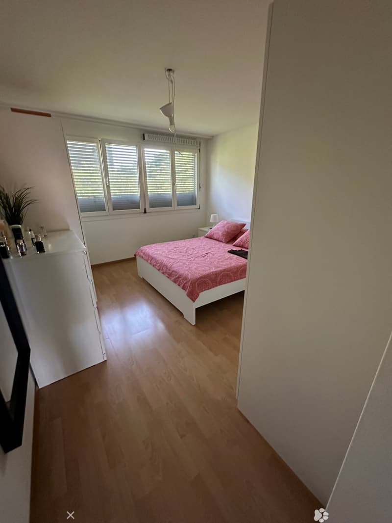 Charmante 3.5-Zimmer-Wohnung mit Balkon in Biel (2)