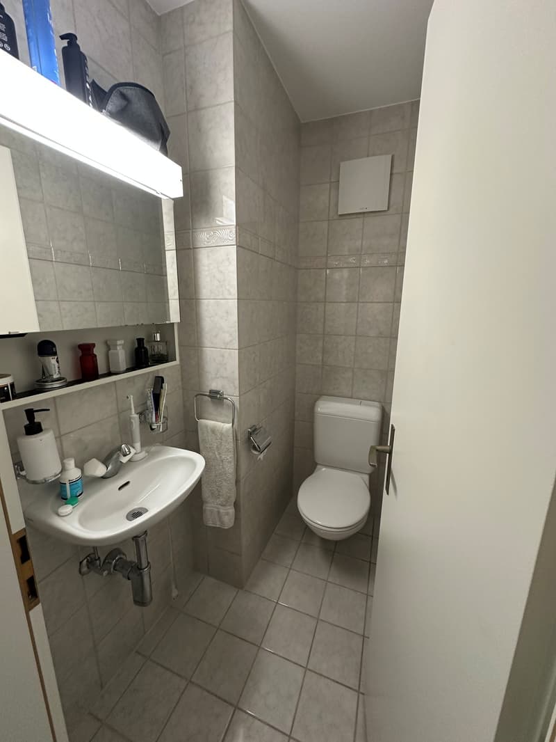 Appartamento di 3,5 locali con balcone a Biel (7)