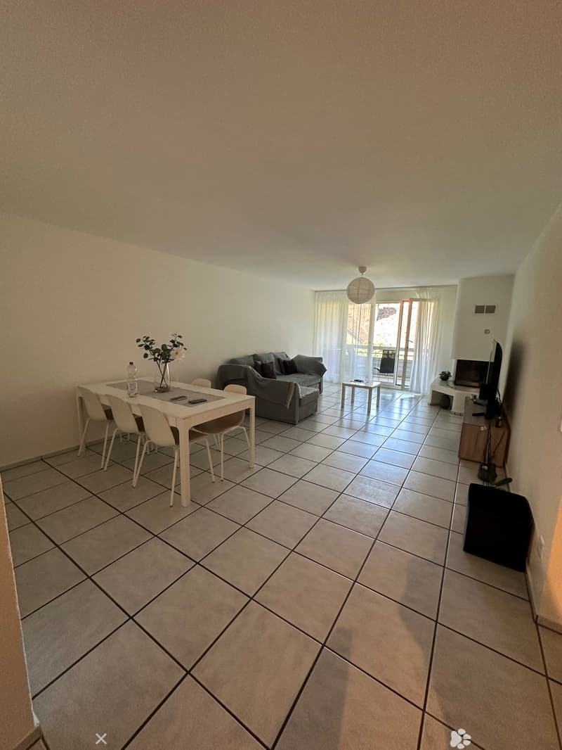 Charmante 3.5-Zimmer-Wohnung mit Balkon in Biel (2)