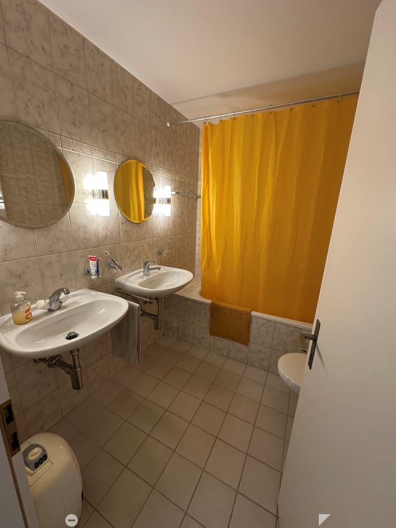 Charmante 3.5-Zimmer-Wohnung mit Balkon in Biel (5)