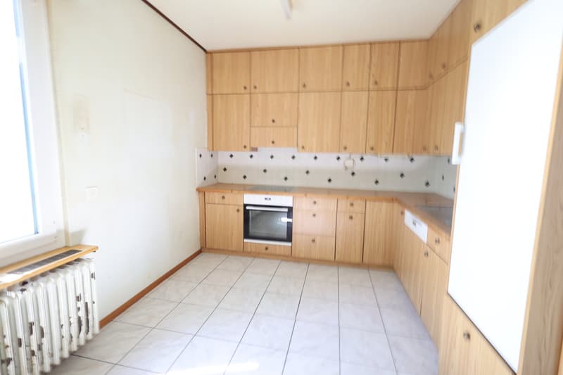 9-Room Two-Family House with Potential in Biel (6)