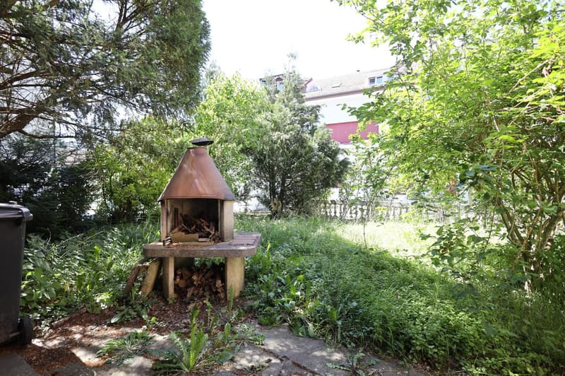 9-Room Two-Family House with Potential in Biel (12)