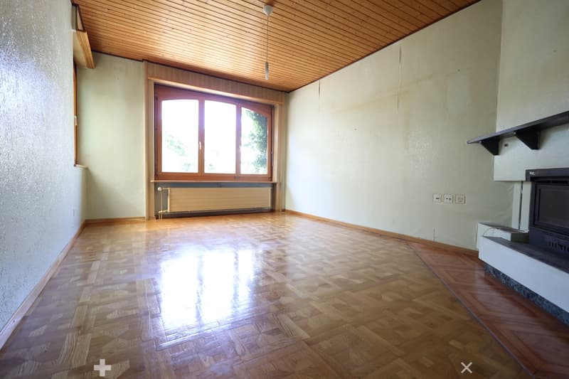 9-Zimmer-Zweifamilienhaus mit Potenzial in Biel (5)