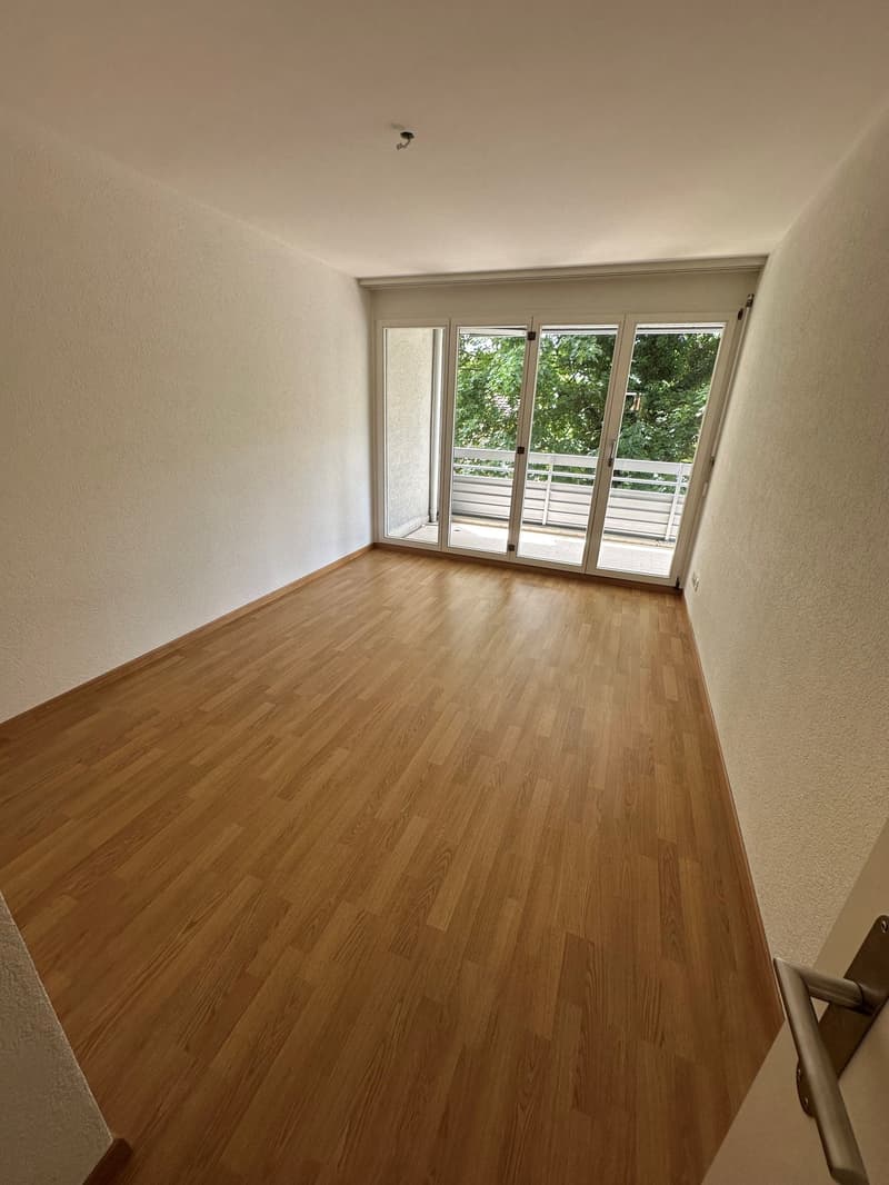 Appartamento luminoso di 4.5 locali con balcone a Biel (4)