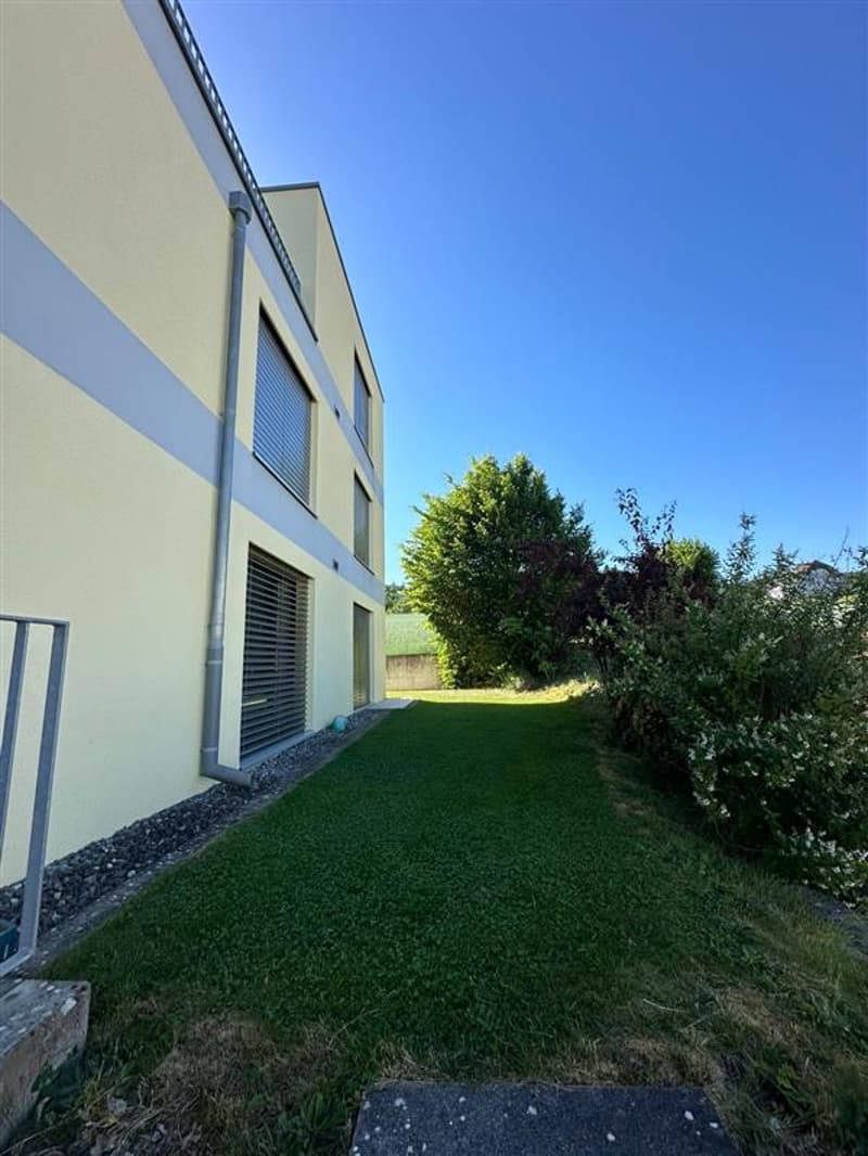Appartement moderne 3.5 pièces à emplacement surélevé ! (9)