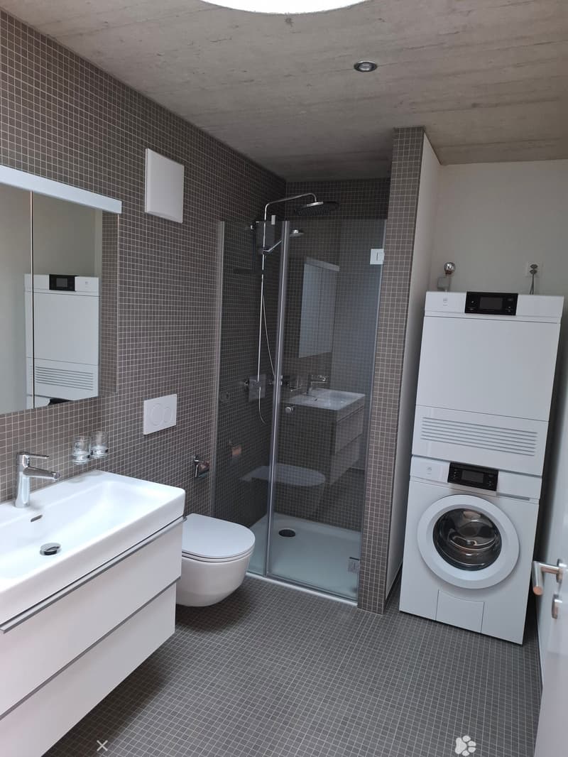Helle 3.5-Zimmer-Wohnung mit Balkon und schöner Aussicht in Biel (2)