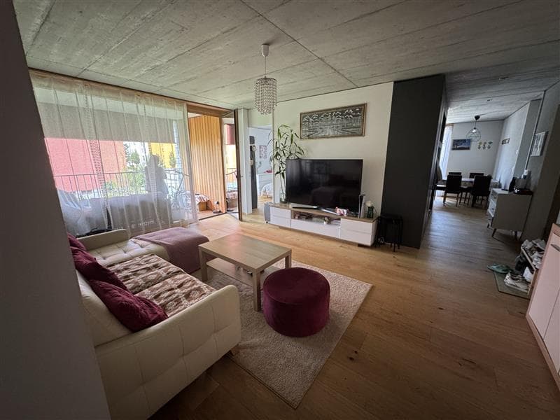 Appartamento moderno 4.5 locali con balcone a Biel (1)