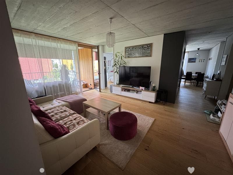 Moderne 4.5-Zimmer-Wohnung mit Balkon in Biel (1)
