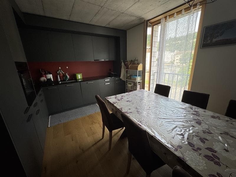 Appartamento moderno 4.5 locali con balcone a Biel (2)