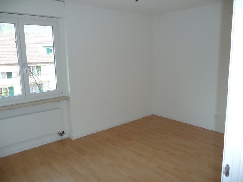 Appartamento soleggiato di 4,5 locali con balcone a Biel (7)